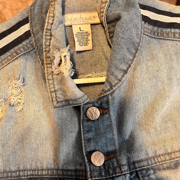 Jean jacket - Picture 2 of 9
